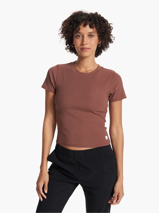 Vuori Tops - Vuori Pose Fitted Tee in Hazelnut